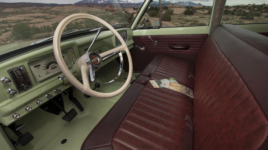 Интерьер Jeep Wagoneer Roadtrip 2018 года  (фото 41 из 60)